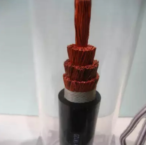 环威电线电缆厂家为您解析它的特性是什么.jpg